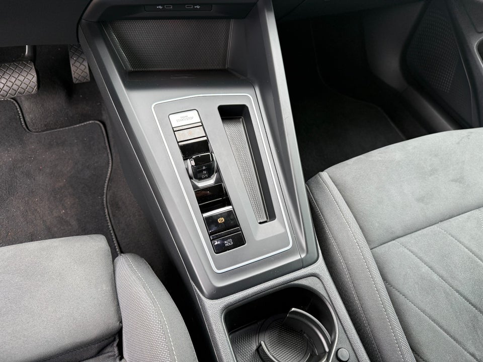VW Golf VIII 1,4 eHybrid DSG 5d