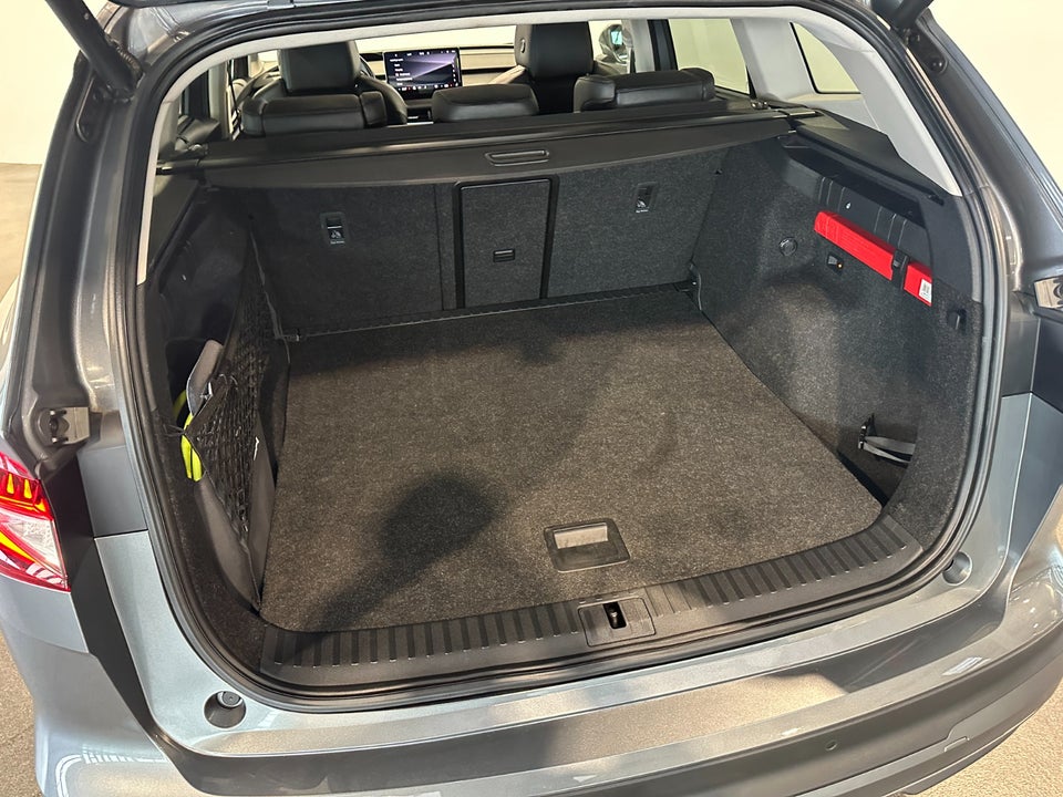 Skoda Enyaq 80 iV Suite 5d