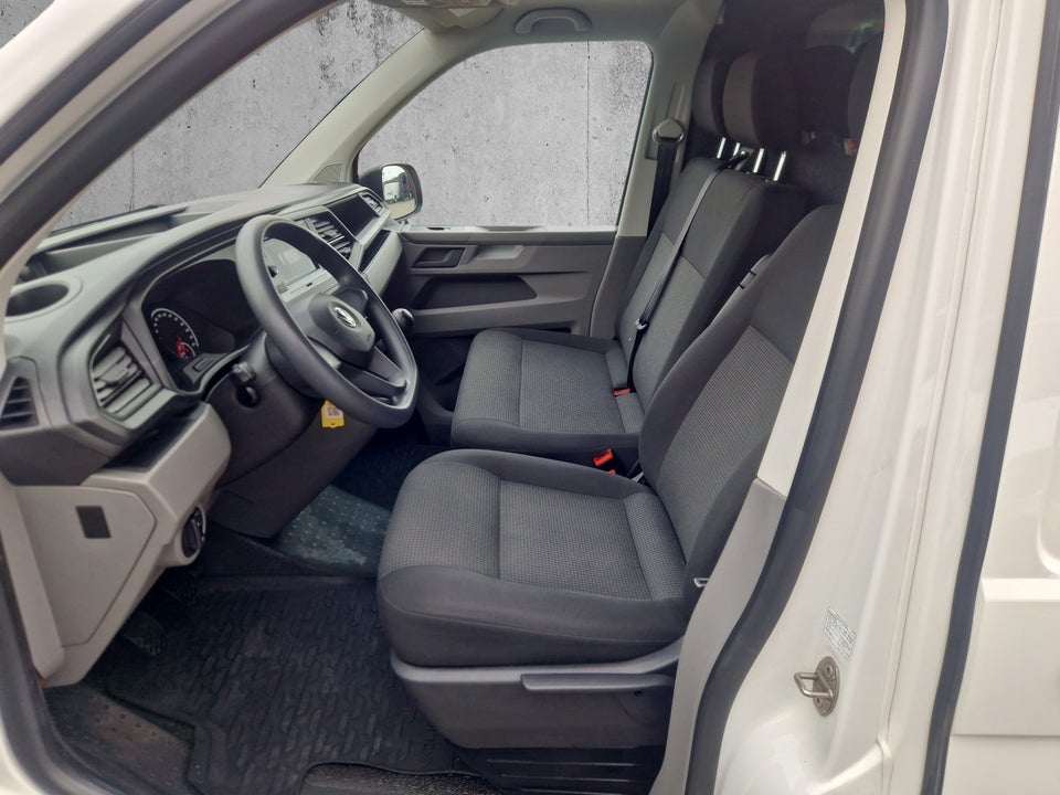 VW Transporter 2,0 TDi 110 Kassevogn lang