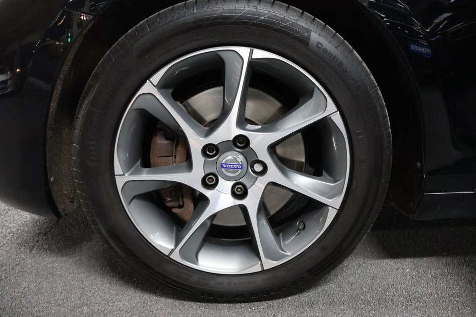 Volvo V40 2,0 D3 150 Momentum aut. 5d