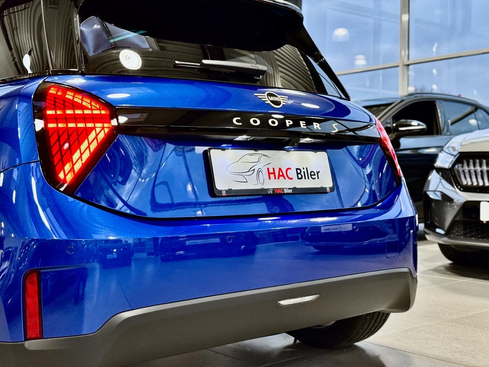 MINI Cooper SE Favoured Trim XL 3d