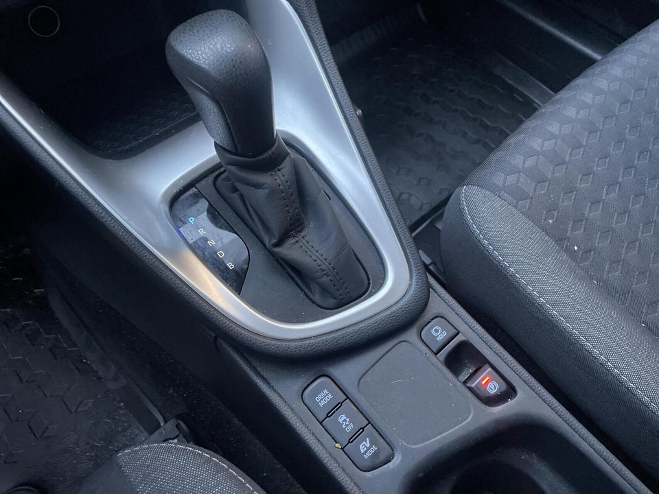 Toyota Yaris 1,5 Hybrid Essential Comfort e-CVT 5d