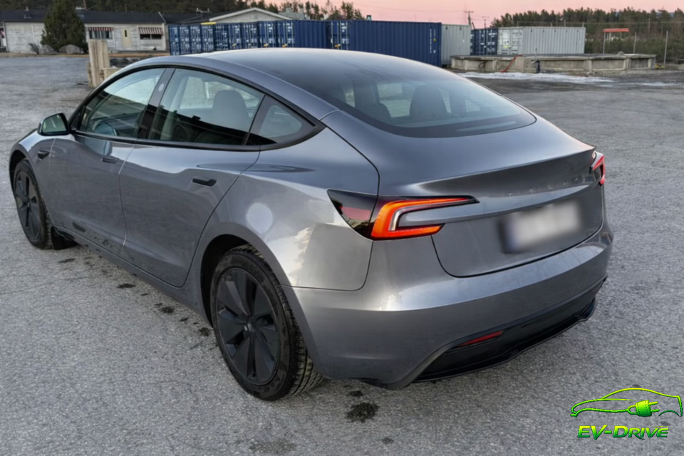 Tesla Model 3 Long Range RWD 4d