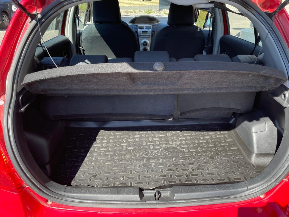 Toyota Yaris 1,3 Luna 5d