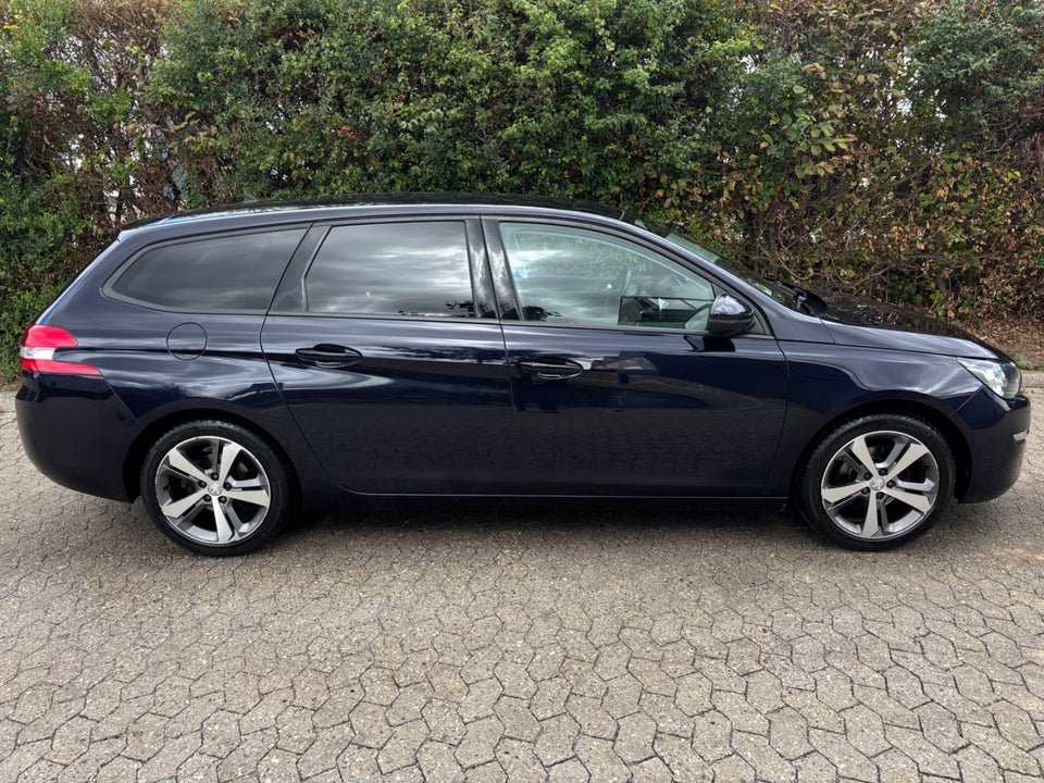 Peugeot 308 1,2 e-THP 130 Allure SW EAT6 5d