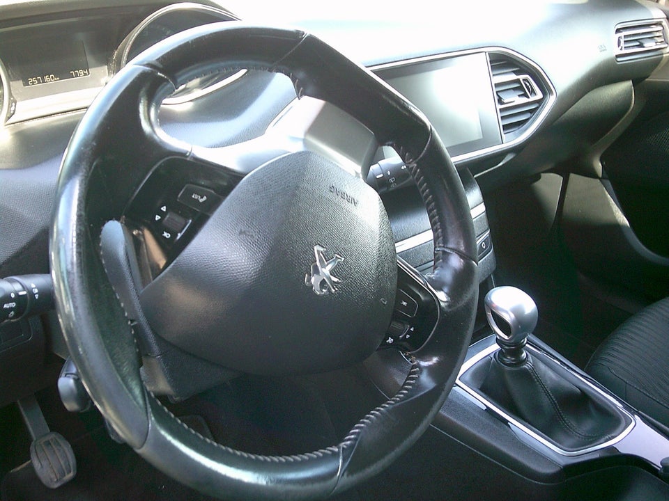 Peugeot 308 1,6 BlueHDi 120 Active SW 5d