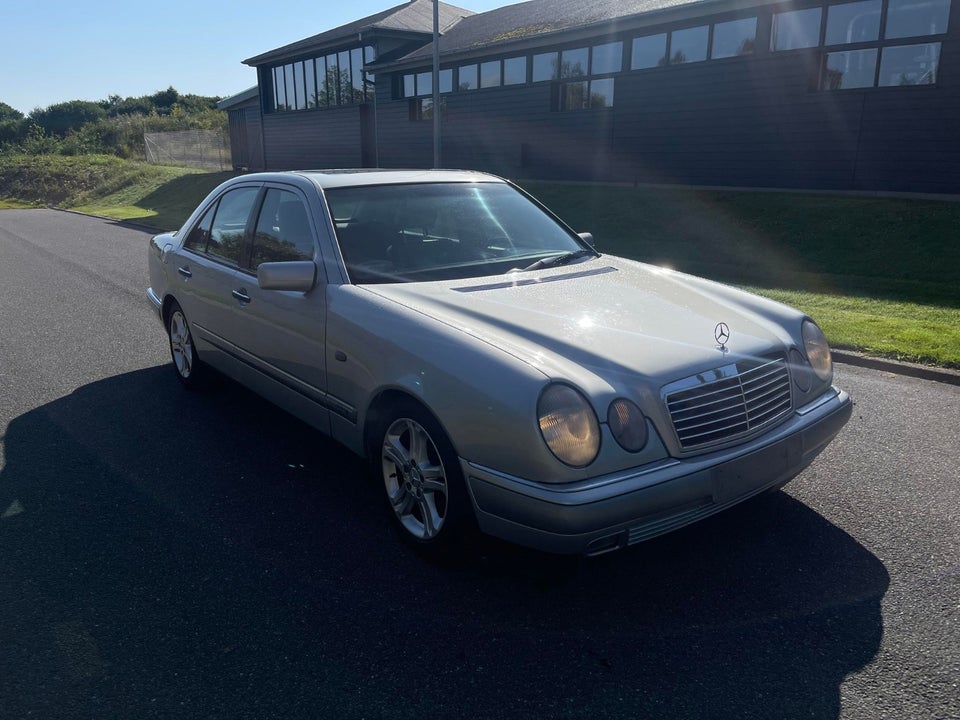 Mercedes E280 2,8 Elegance aut. 4d