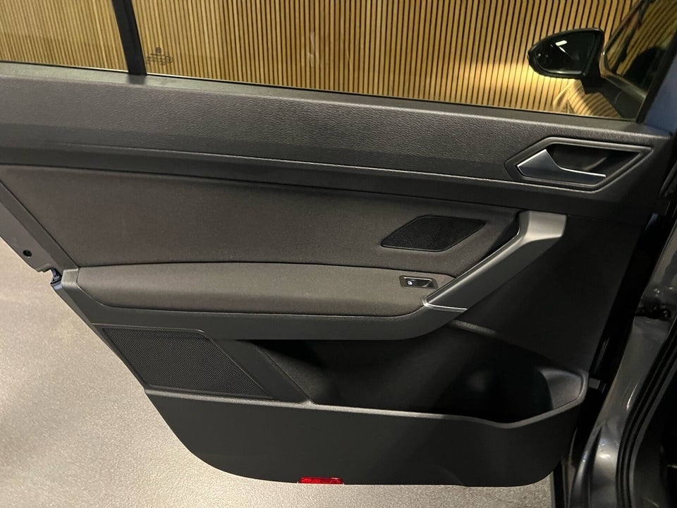 VW Touran 1,6 TDi 115 Comfortline Connect DSG 7prs 5d