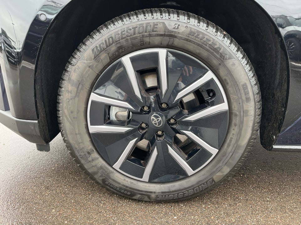 Toyota bZ4X 73 Executive 5d