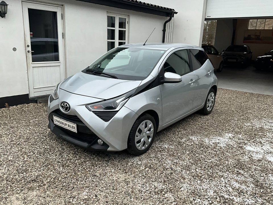 Toyota Aygo 1,0 VVT-i x-pose x-shift 5d