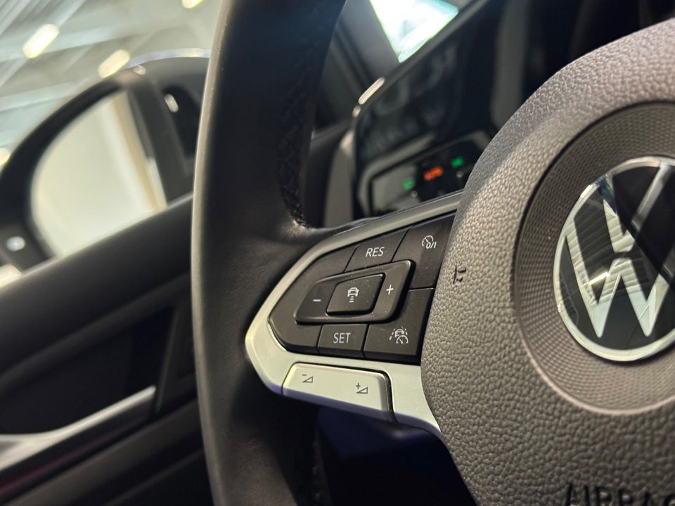 VW Golf VIII 1,4 eHybrid DSG 5d