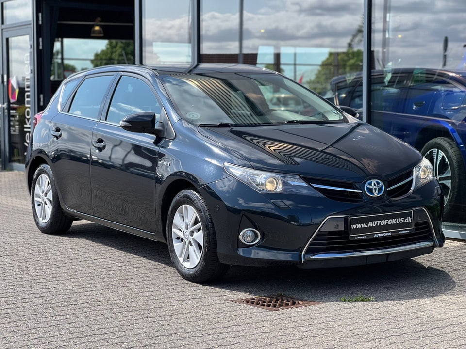 Toyota Auris 1,8 Hybrid H2 CVT 5d