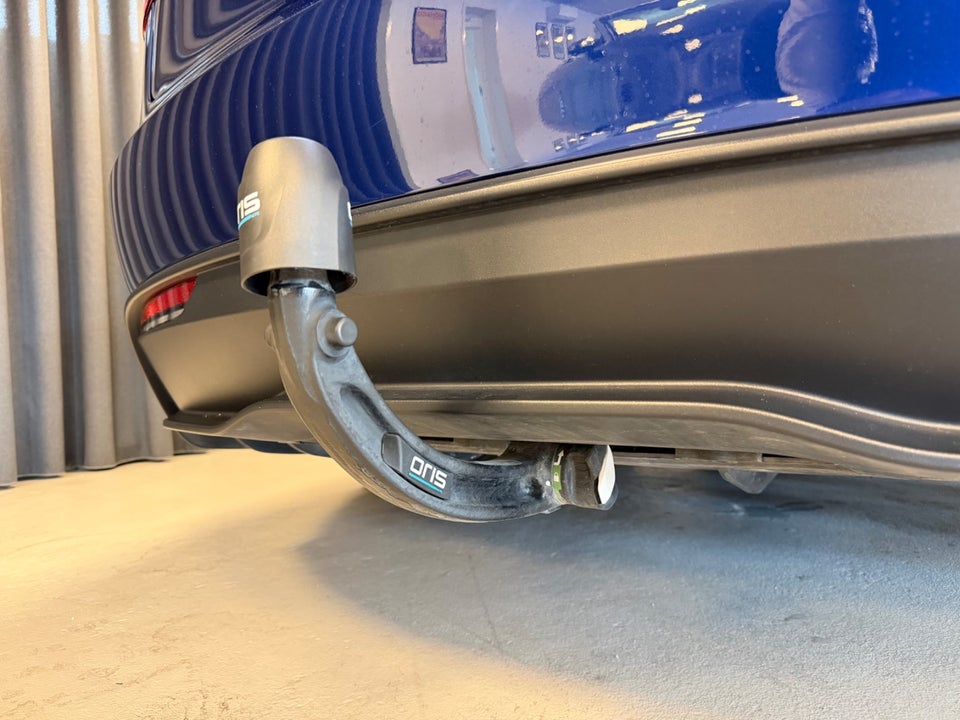 Tesla Model 3 Long Range AWD 4d