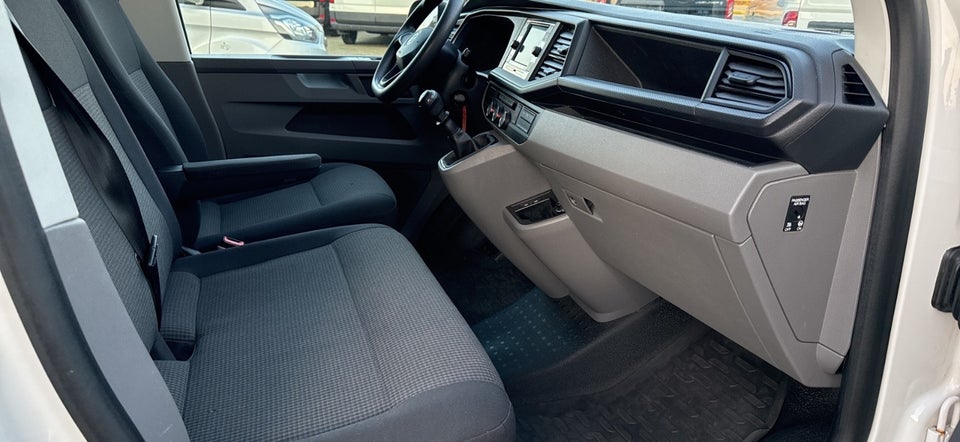 VW Transporter 2,0 TDi 110 Kassevogn lang