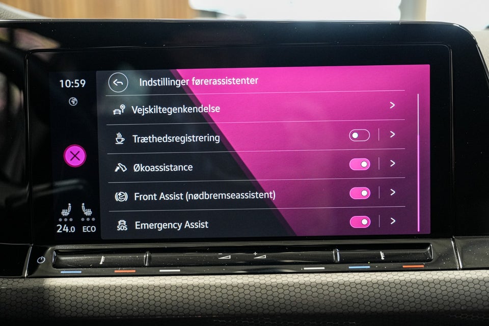 VW Golf VIII 1,4 GTE DSG 5d
