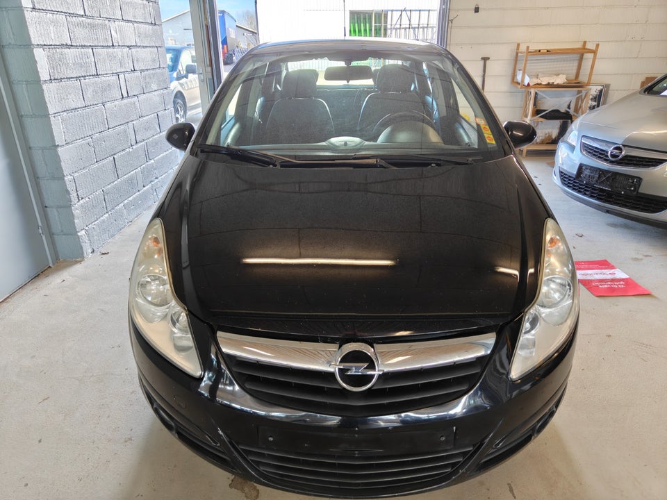 Opel Corsa 1,2 16V Cosmo 5d