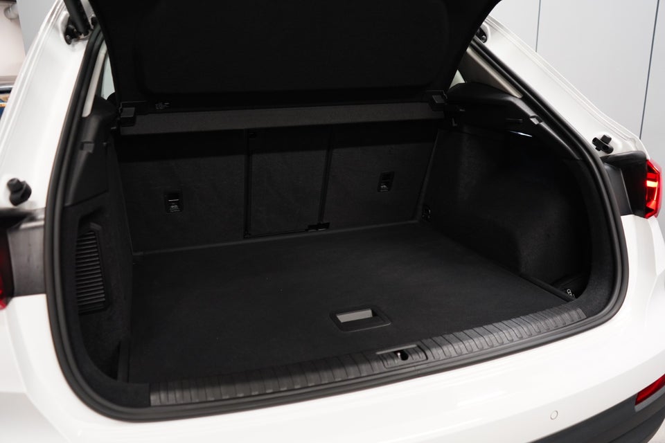 Audi Q3 45 TFSi e Attitude plus S-tr. 5d