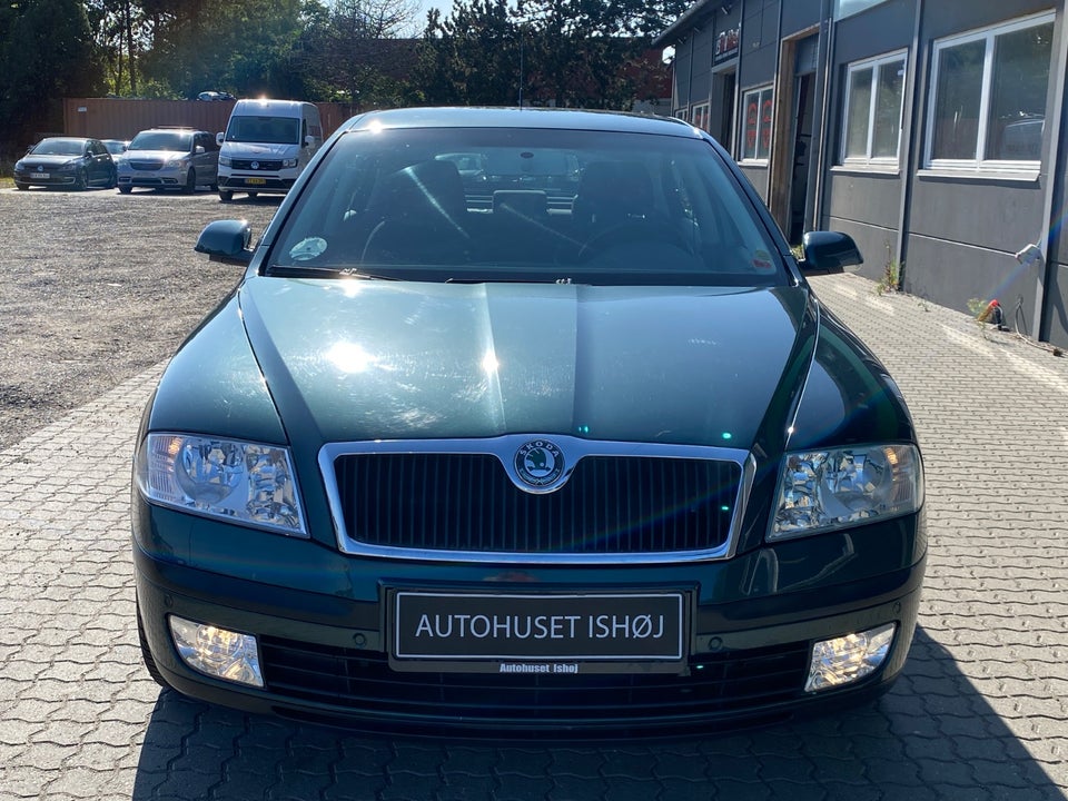 Skoda Octavia 2,0 FSi Elegance 5d