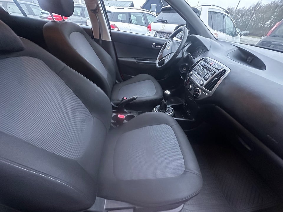 Hyundai i20 1,25 Classic 5d