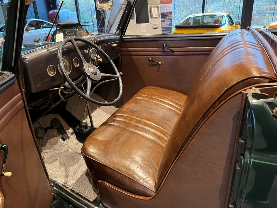 Ford V8 3,6 Cabriolet 2d