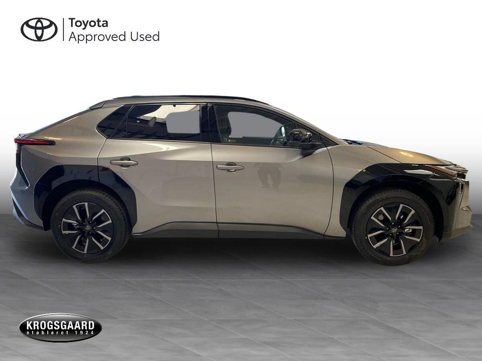 Toyota bZ4X 73 Active Tech 5d