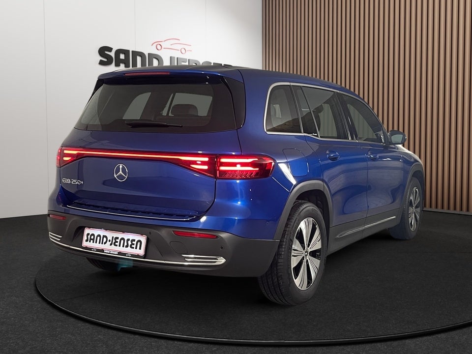 Mercedes EQB250+ Progressive 5d