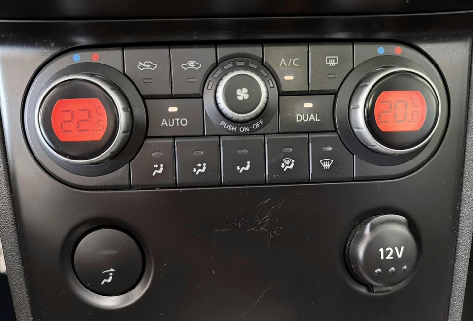 Nissan Qashqai 1,6 Tekna 5d