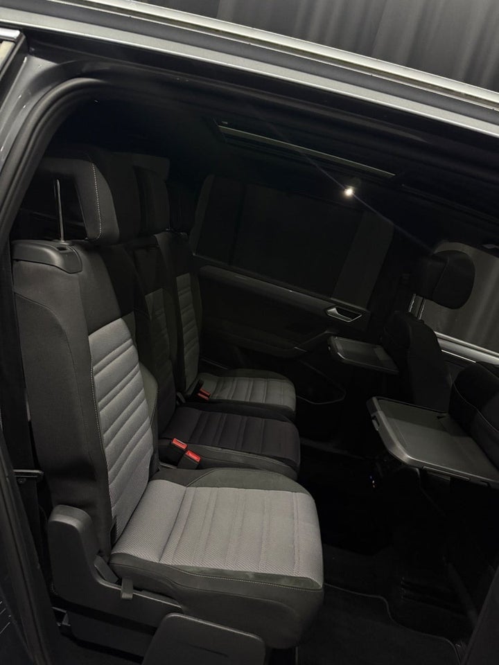 VW Touran 2,0 TDi 190 R-line DSG 7prs 5d