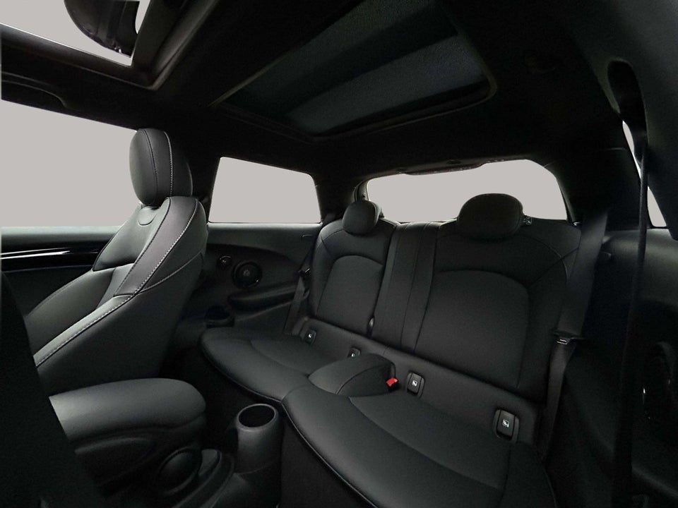 MINI Cooper SE Classic Trim 3d