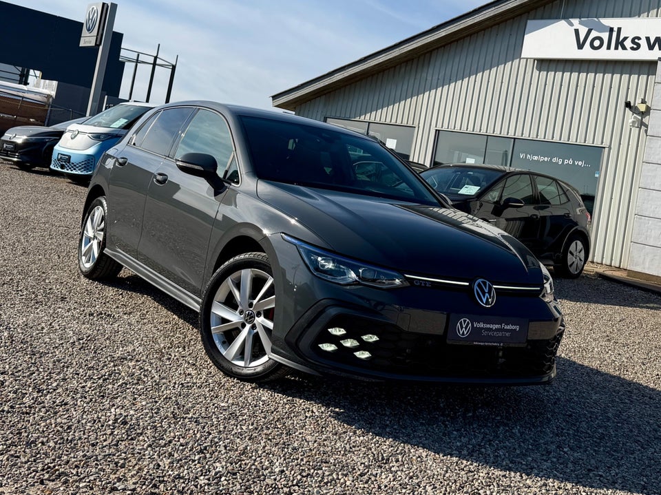 VW Golf VIII 1,4 GTE DSG 5d