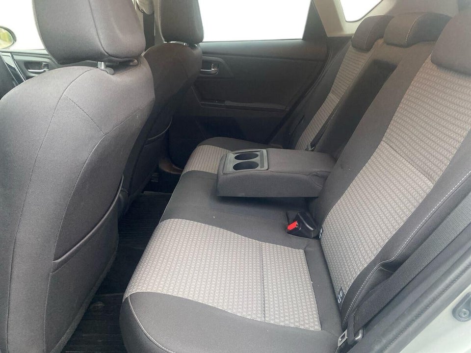 Toyota Auris 1,8 Hybrid Prestige CVT 5d