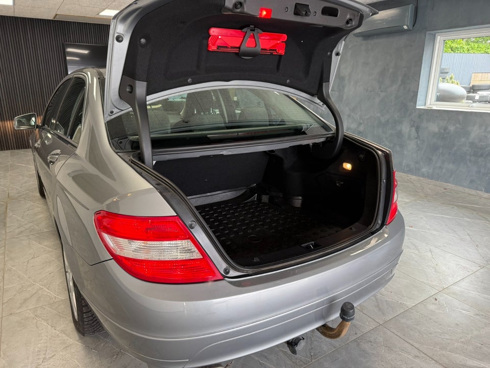 Mercedes C200 2,2 CDi BE 4d