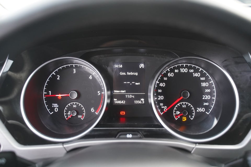 VW Touran 1,6 TDi 115 Comfortline 7prs 5d