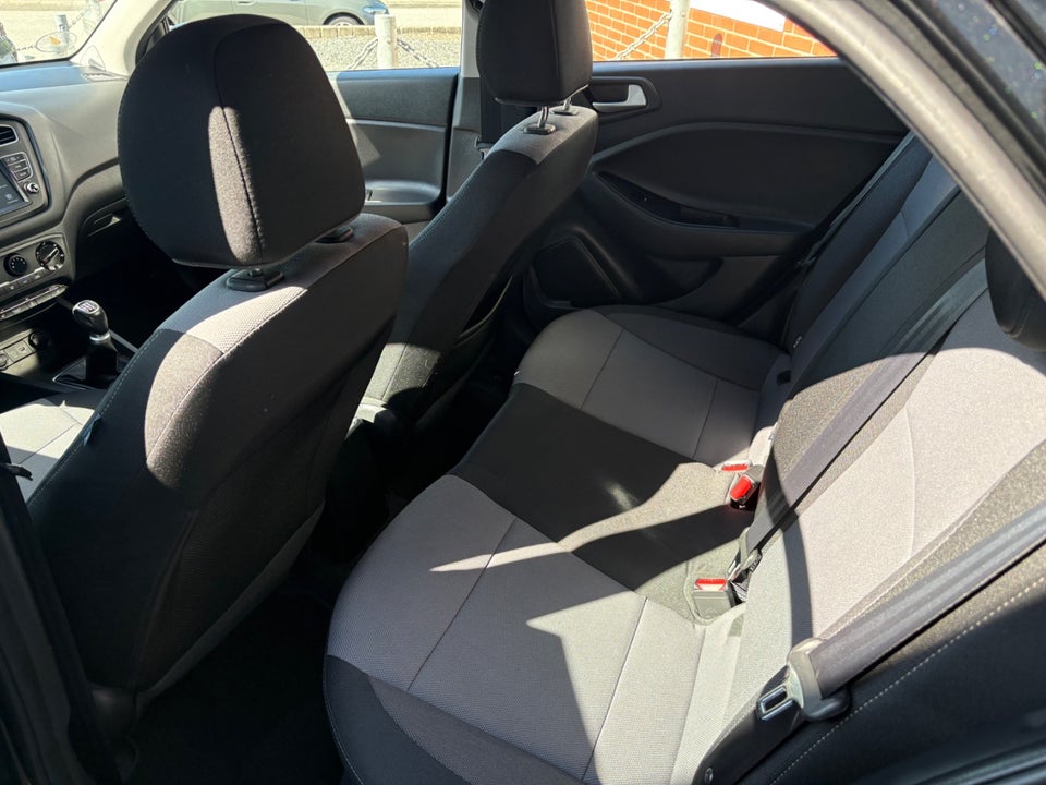Hyundai i20 1,25 Style 5d