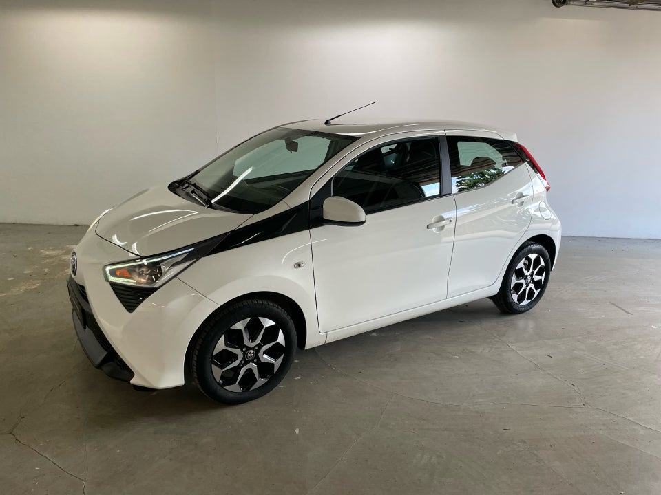 Toyota Aygo 1,0 VVT-i x-plore 5d