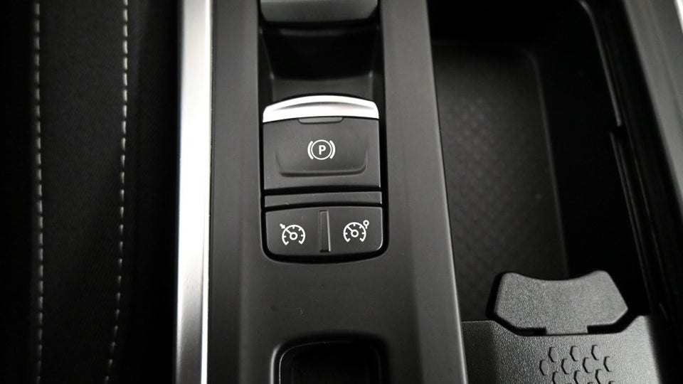 Renault Megane IV 1,3 TCe 140 Limited Sport Tourer 5d