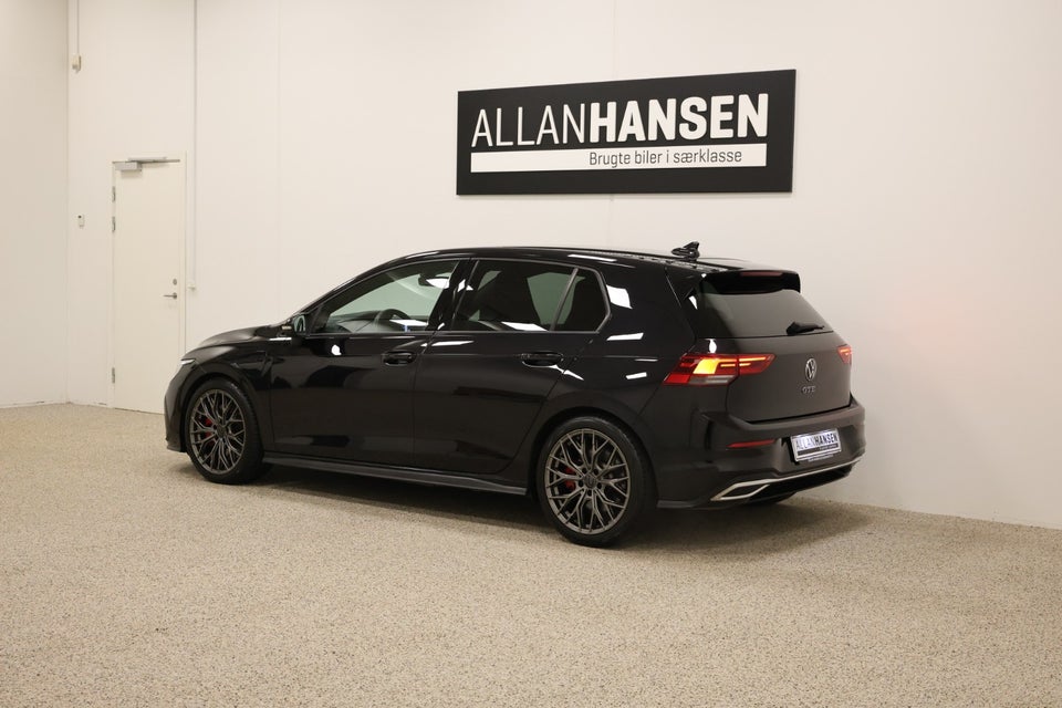 VW Golf VIII 1,4 GTE DSG 5d