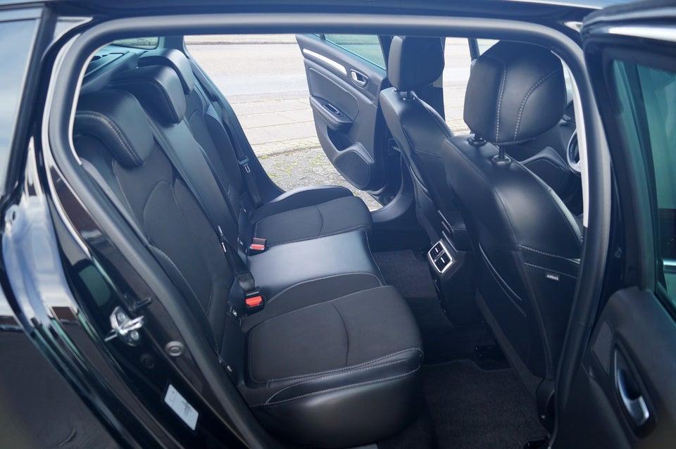 Renault Megane IV 1,3 TCe 160 Intens Sport Tourer EDC 5d