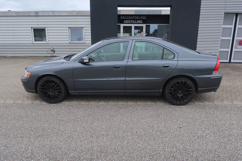 Volvo S60 2,4 140 Kinetic 4d