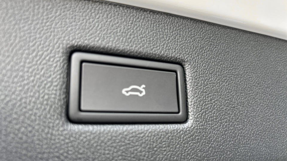 Ford Capri 82 Premium Extended Range 5d