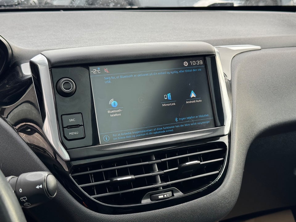 Peugeot 208 1,5 BlueHDi 100 Signature Sky 5d