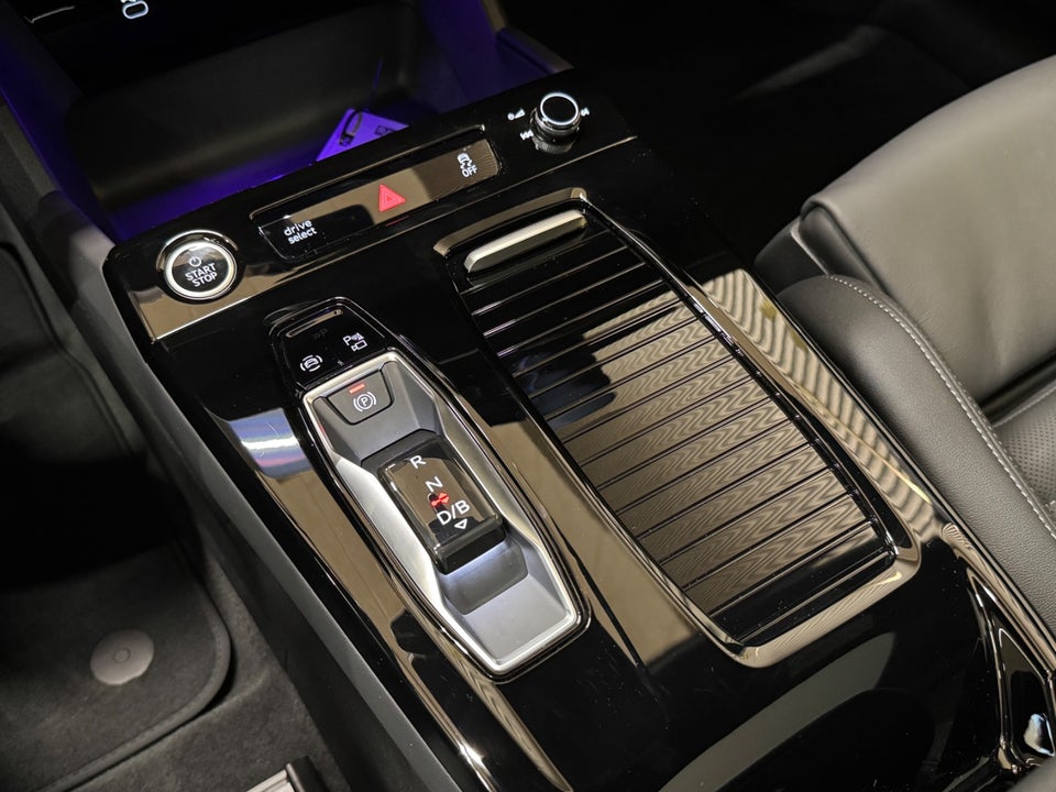 Audi A6 e-tron Ultra Avant quattro 5d