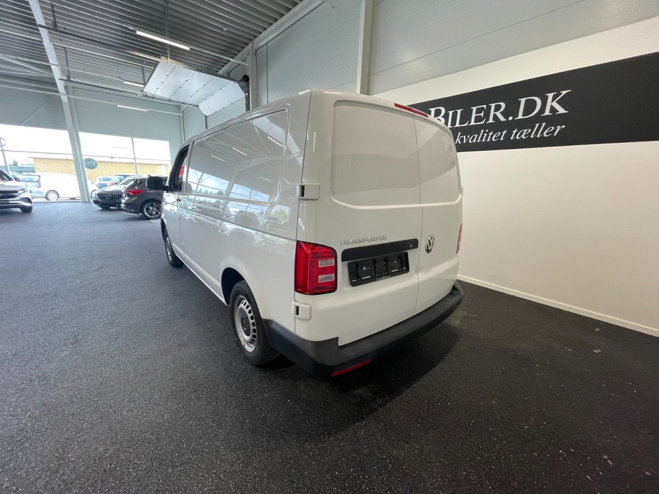 VW Transporter 2,0 TDi 102 Kassevogn kort