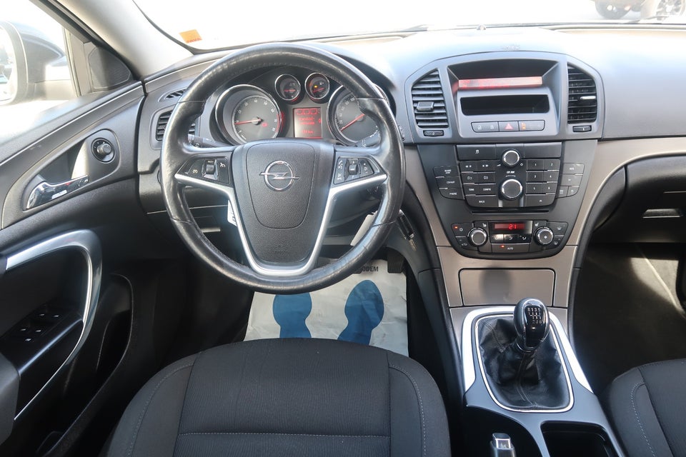 Opel Insignia 1,8 Essentia 5d