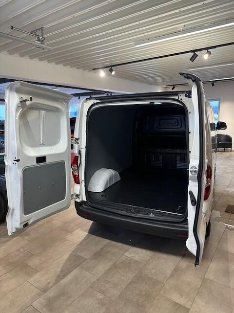 Maxus e-Deliver 3 52 Cargo Van LWB