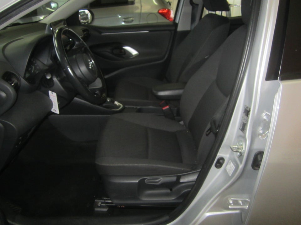 Toyota Yaris 1,5 Hybrid H3 e-CVT 5d