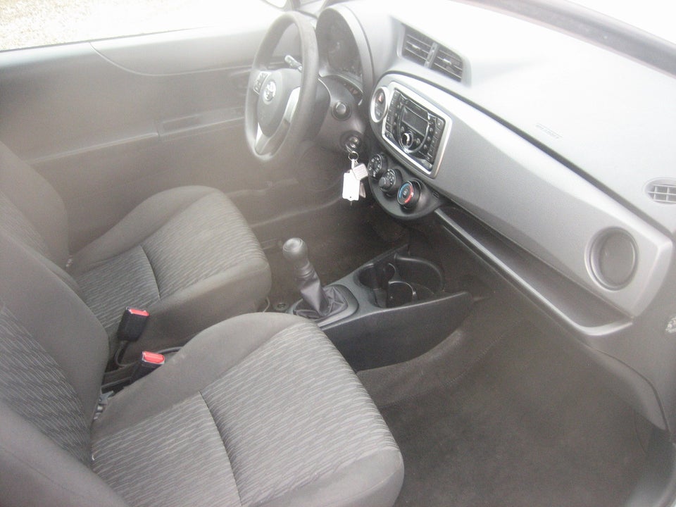 Toyota Yaris 1,0 VVT-i T1 3d