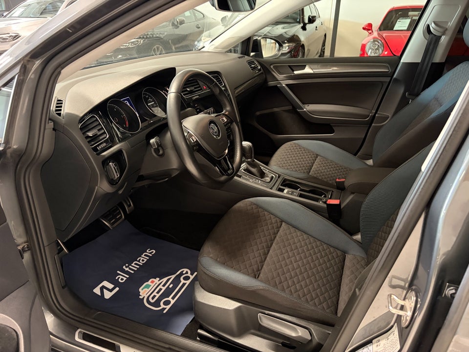 VW Golf VII 1,6 TDi 115 IQ.Drive DSG 5d