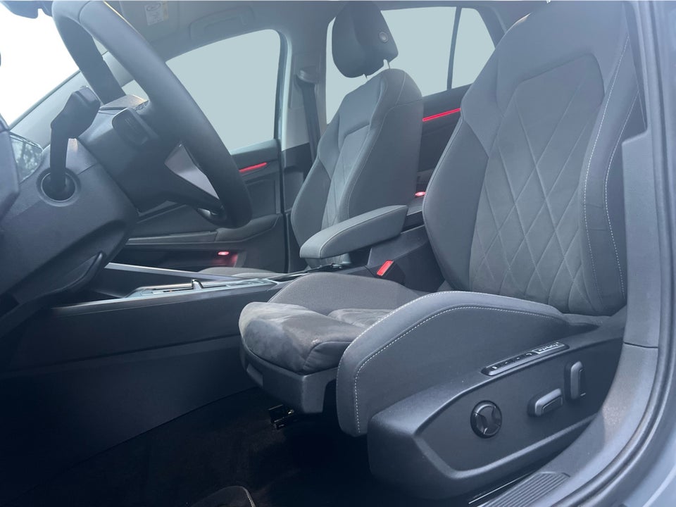 VW Golf VIII 1,4 eHybrid DSG 5d