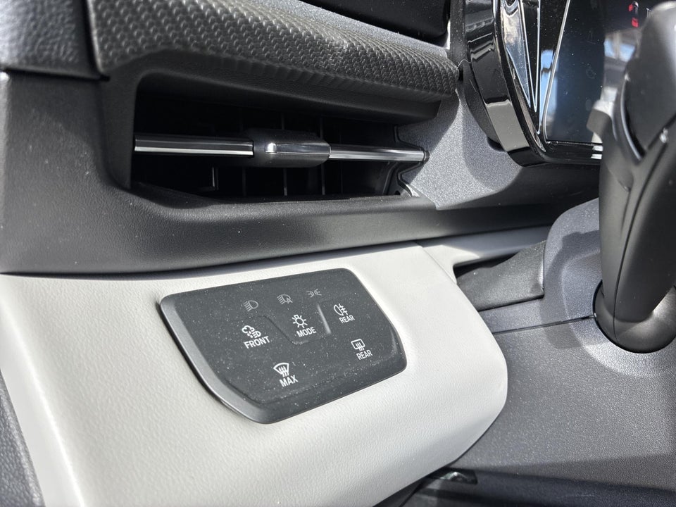 Ford Explorer 77 Premium Extended Range 5d